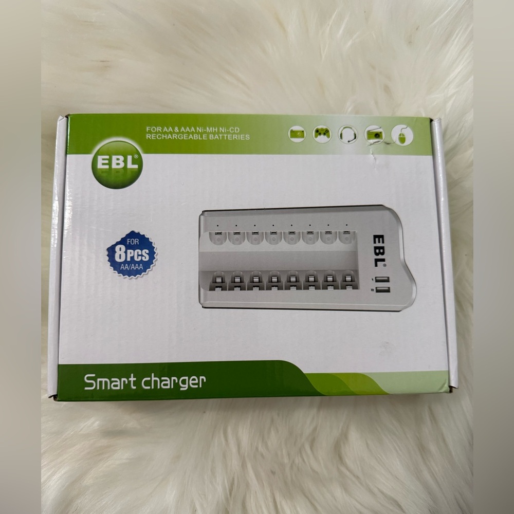 EBL Smart Charger For AA AAA Rechargeable Batteries New In Box
